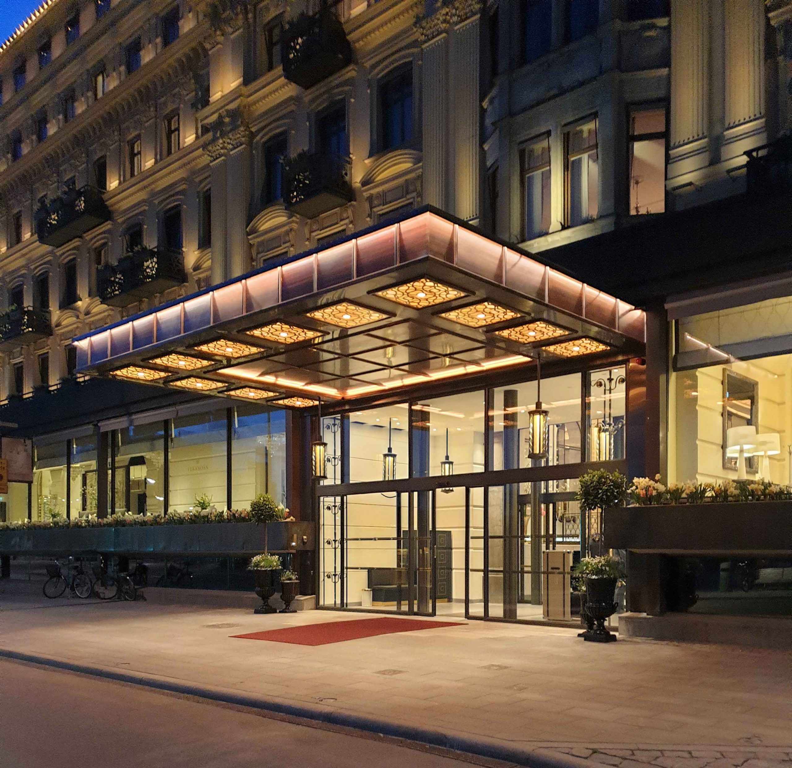20210430 213527 latt scaled Grand Hôtel